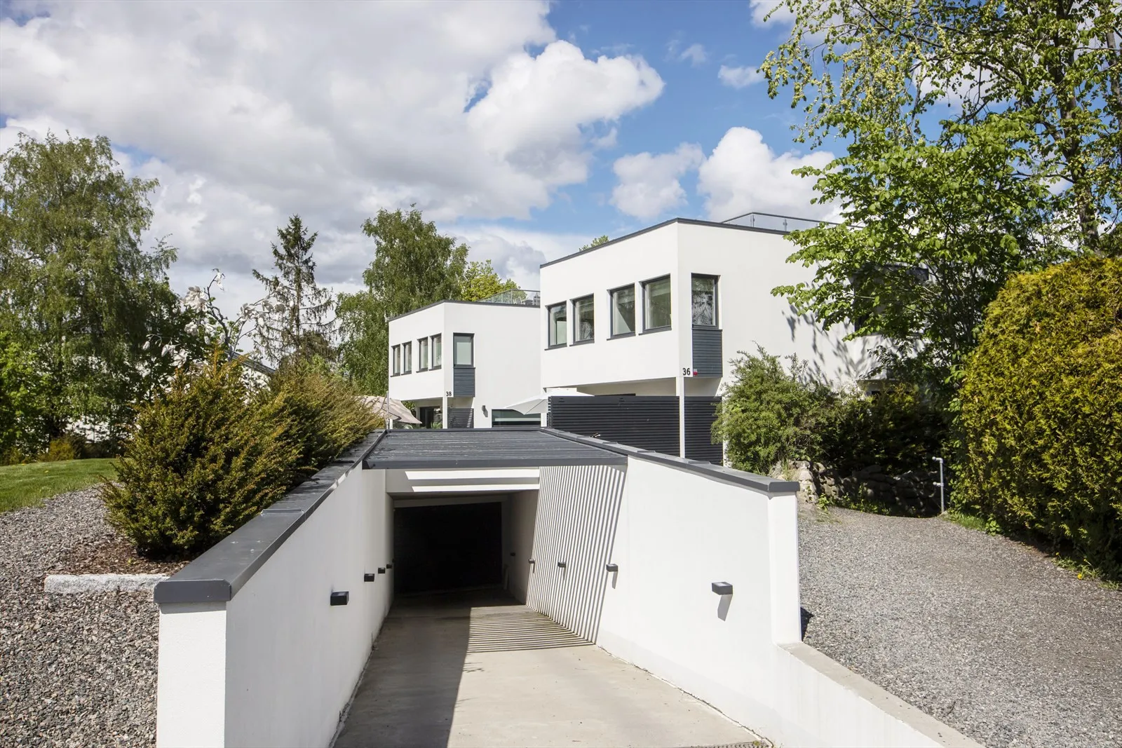 2 flotte eneboliger på Snarøya